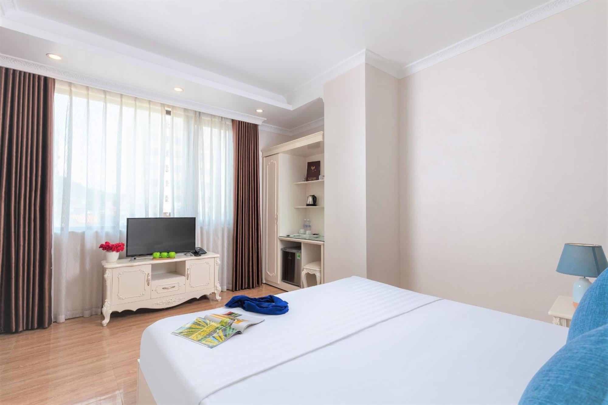 Phoenix Hotel Ha Long Esterno foto